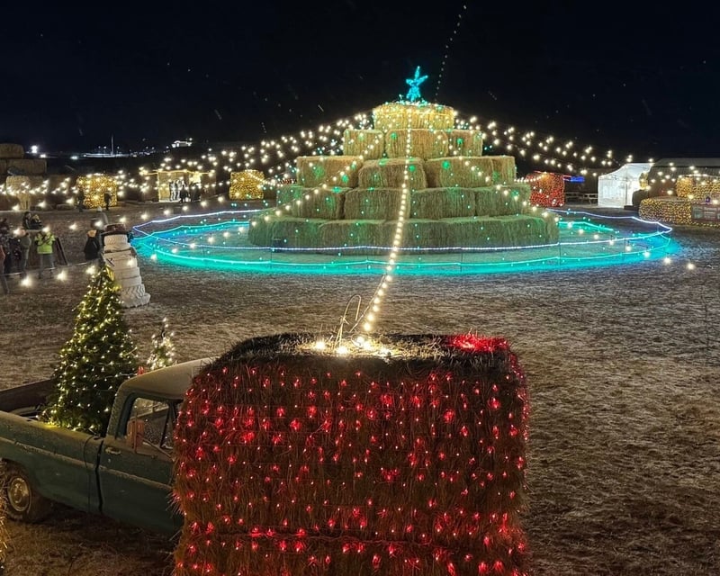 Christmas Lights & Straw Maze in Richmond, UT