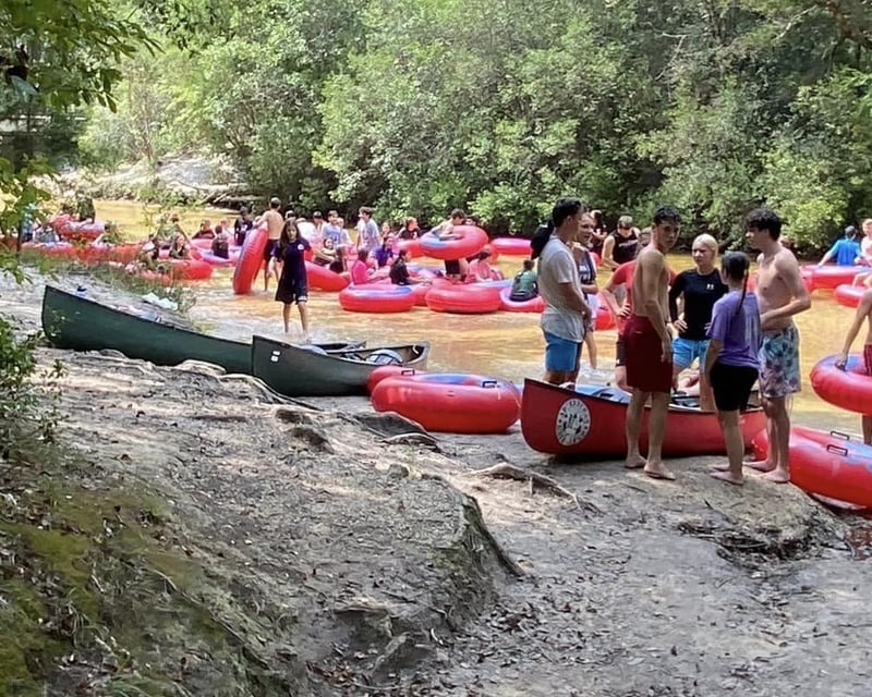 4-Mile Coldwater Creek Tubing & Paddling Trip in Milton