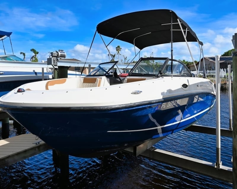 22' Bayliner Bowrider Boat Rental in Cape Coral