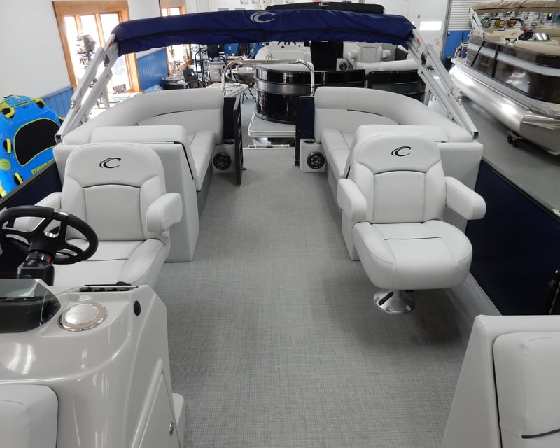 24' Pontoon Rental in Leland