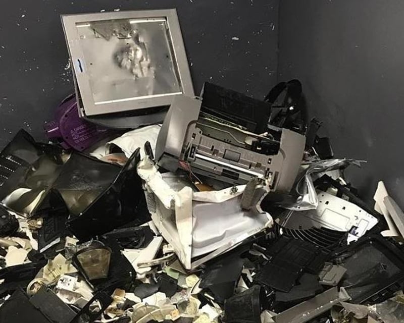 Glass & Electronics Rage Room in Niagara Falls, NY