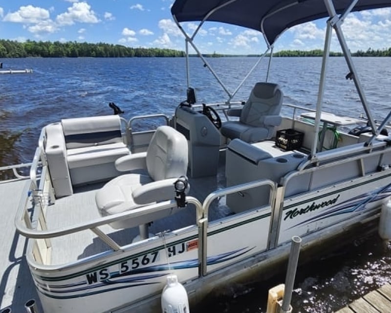 16' Pontoon Rental in Mercer