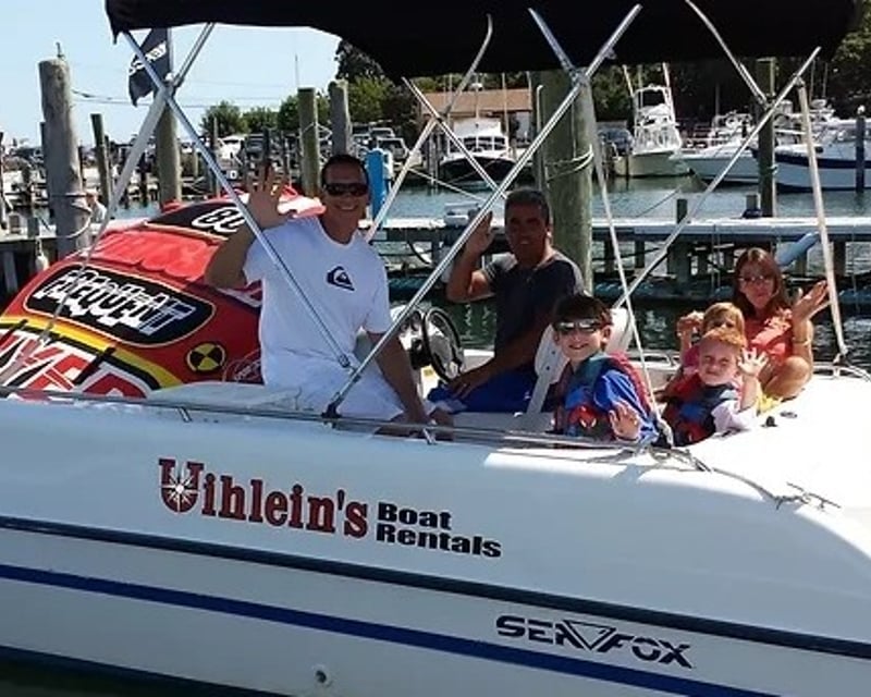 18' Boat Rental on Lake Montauk