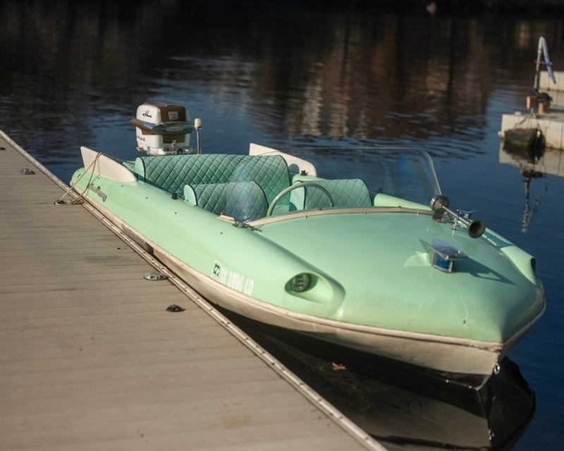 Retro Boat Cruise in Austin