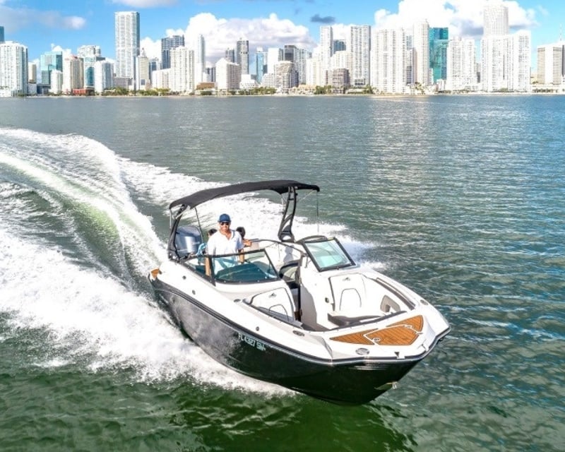 Private Biscayne Bay Yacht Charter from Miami Beach