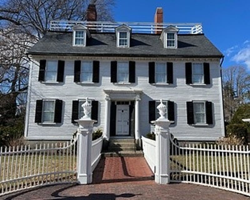 Hocus Pocus & Movie Locations Walking Tour in Salem