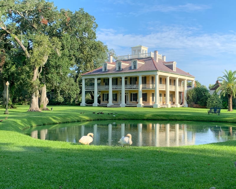 Tour Houmas House Mansion & Gardens in Darrow