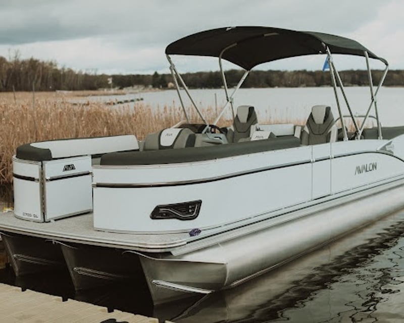 Pontoon Boat Rental on Pelican Lake with Fuel Included