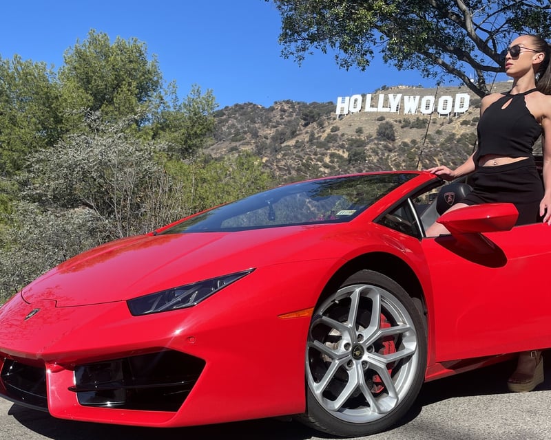 Private Lamborghini Hollywood Sign Tour in Los Angeles