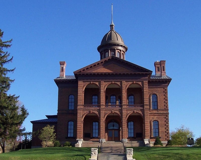 Narrated Historic Trolley Tour in Stillwater, MN