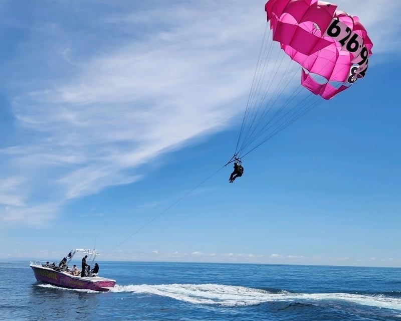 Parasailing Over Catalina Island Up To 800'