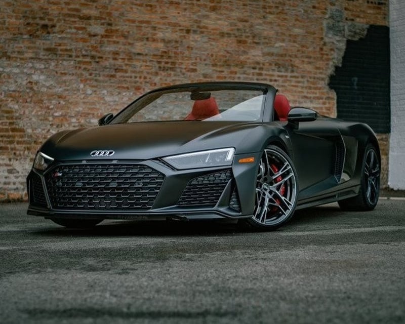 Audi R8 Spyder V10 Convertible Rental in Chicago