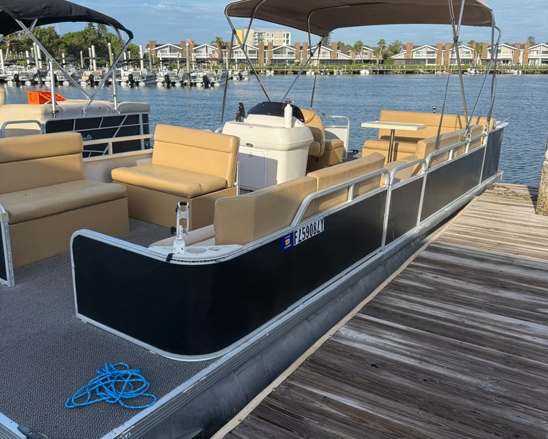 24' Boat Rental in New Smyrna Beach
