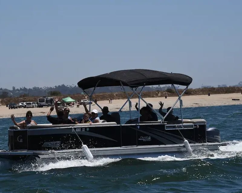 24' Pontoon Boat Rental in Mission Bay