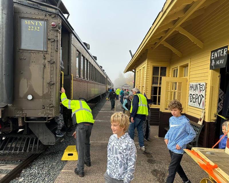 Historic Pumpkin Train Ride from Osceola, WI