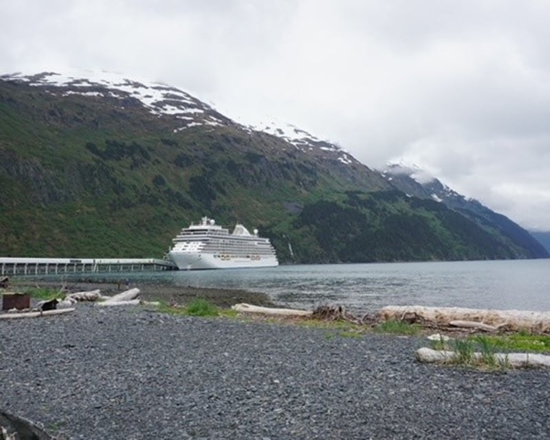 Chugach National Forest Hike & Private Cruise Transfer