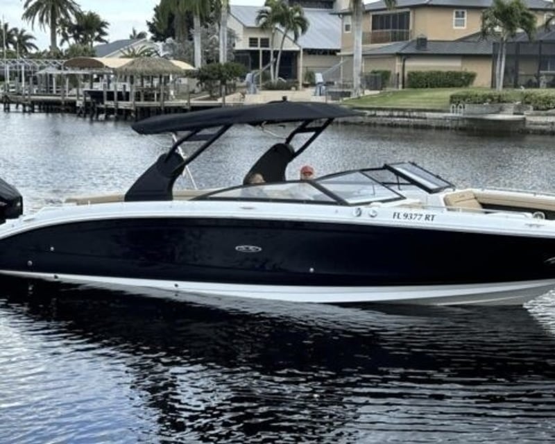 Sea Ray SDX 250 Boat Charter in Pompeno Beach