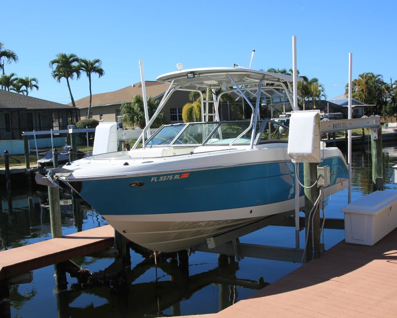 25' Dual Console Boat Rental in Cape Coral