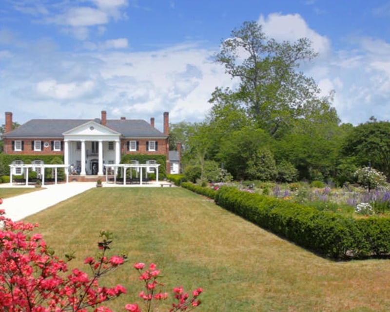4.5-Hour Charleston & Boone Hall Plantation Bus Tour