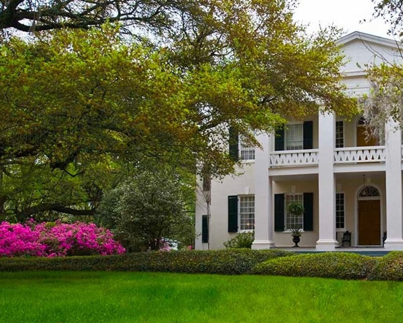 Explore Monmouth Historic Inn Guided Tour in Natchez