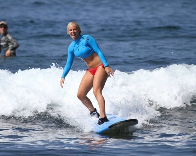 Beginner-Friendly Half-Day Surf Lesson in Kailua-Kona