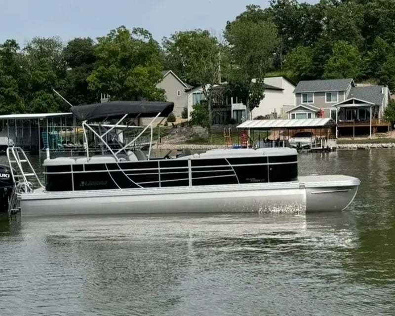 Half-Day 200 HP Boat Rental in Lake Ozark