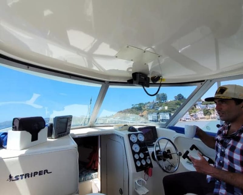 Boat Handling Lesson on a 26' Twin Outboard Striper
