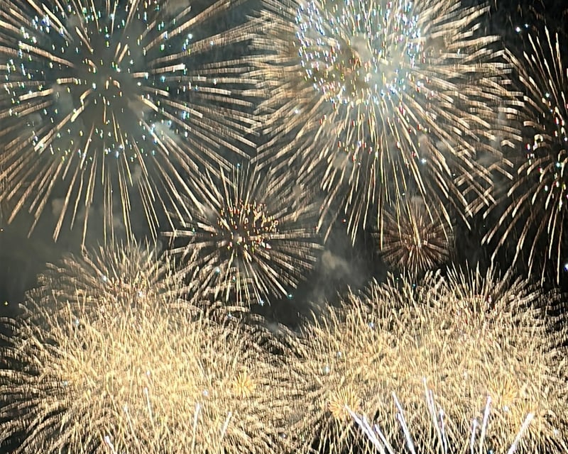 Hilton Hawaiian Village Fireworks Raft Tour in Waikiki