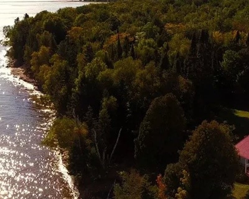 Houghton Lighthouse & Sandstone Cliffs Cruise
