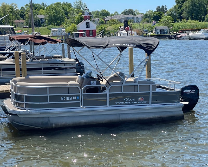 Pontoon Boat Rental in Saugatuck