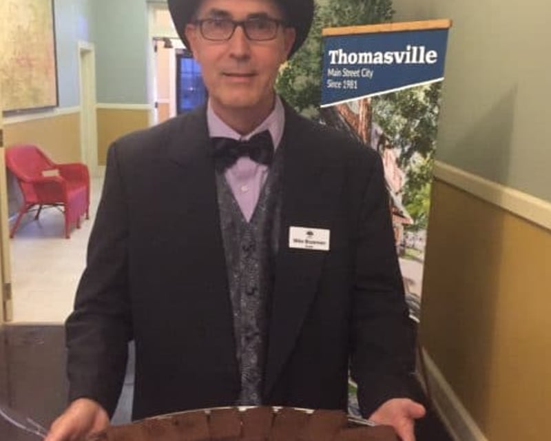 Victorian Christmas Dessert Tour in Thomasville