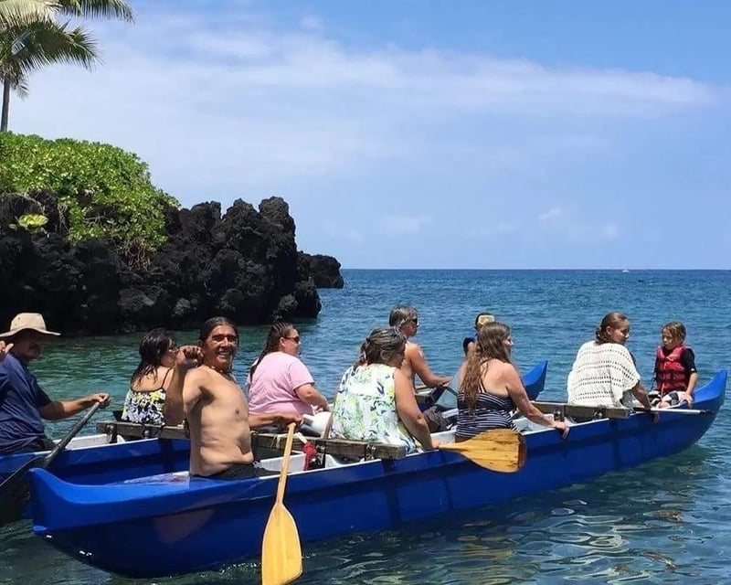 Kealakekua Bay Outrigger Canoe Snorkeling Tour