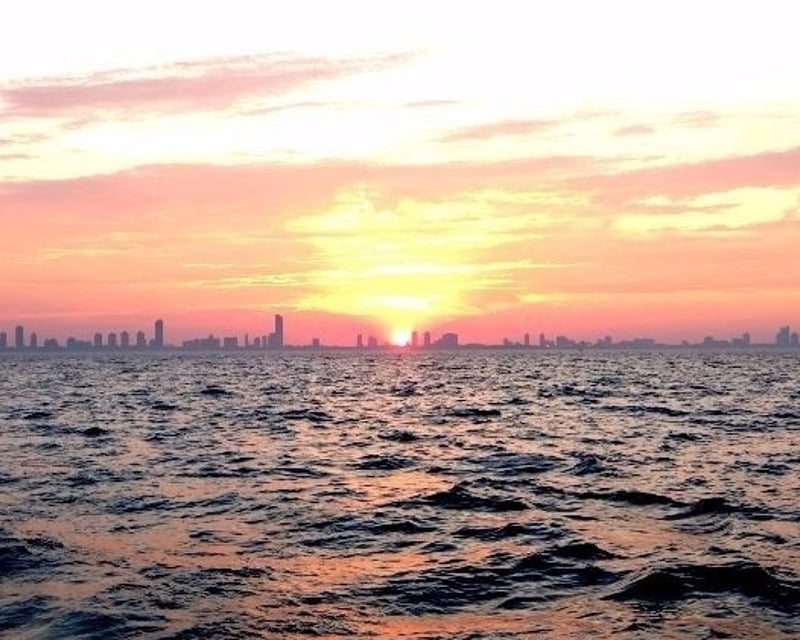 Chicago Sunset Sailing Charter
