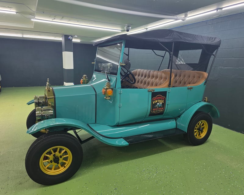 Ford Model T Replica Golf Cart Rental in Nashville