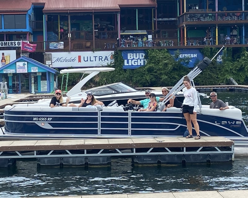 4-Hour Tritoon Boat Rental on Lake of the Ozarks