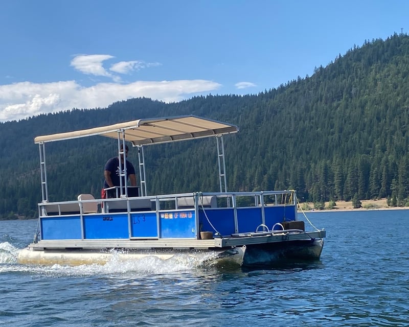 Lake Siskiyou Patio Boat Rental