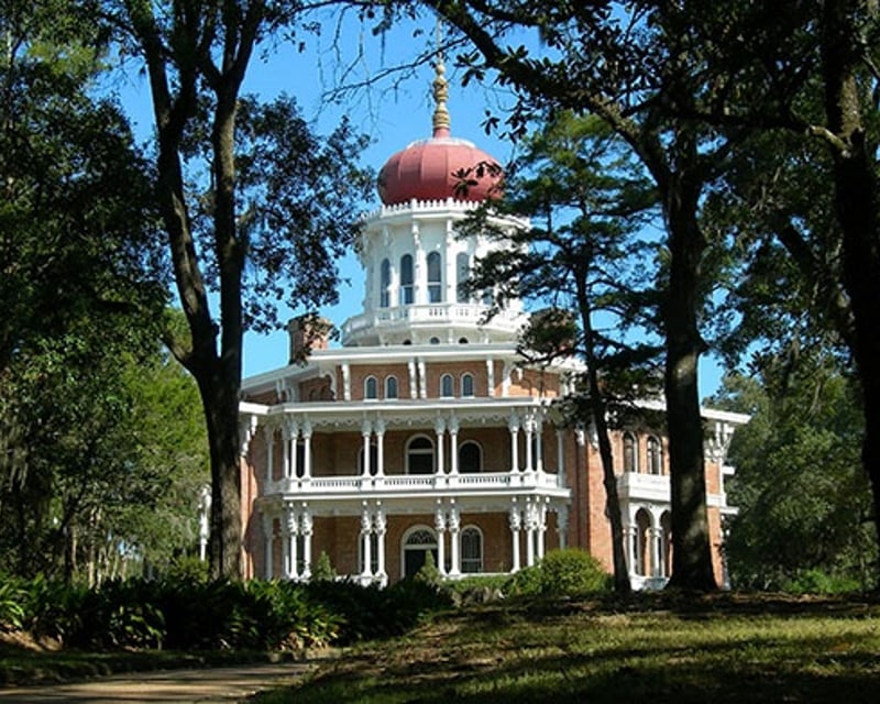 Tour Longwood Mansion in Natchez
