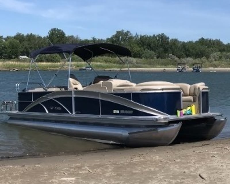 22' Pontoon Boat Rental on Hauser Lake Near Helena
