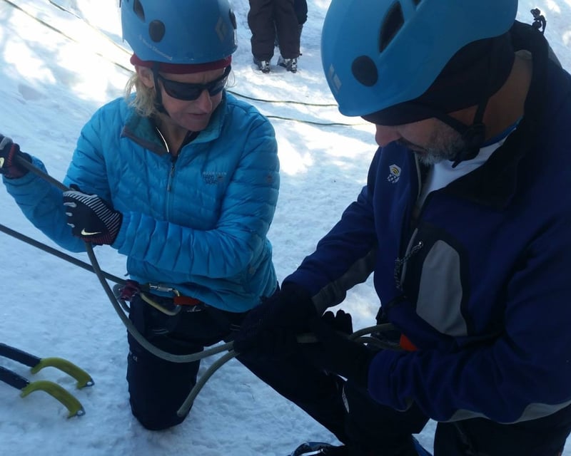 Private Full-Day Beginner Ice Climbing in Colorado