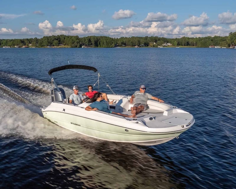 19' Deck Boat Rental in Wrightsville