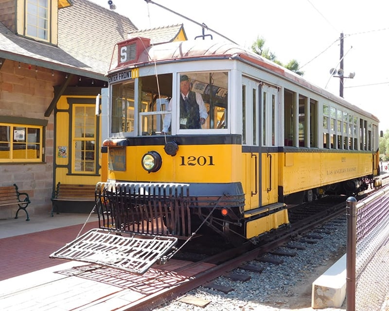 Operate an Electric Streetcar for 1 Hour