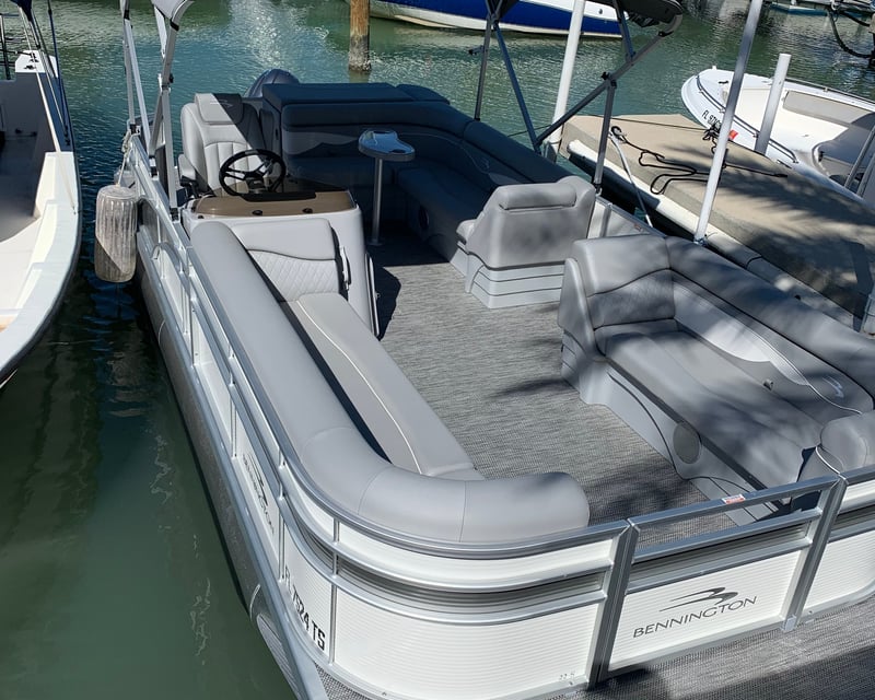 22' Pontoon Boat Rental in Venice