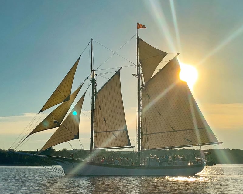 2-Hour Evening Sail Cruise in Traverse City