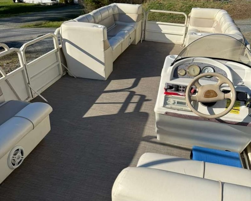 Bentley Pontoon Boat Rental Near Winston-Salem