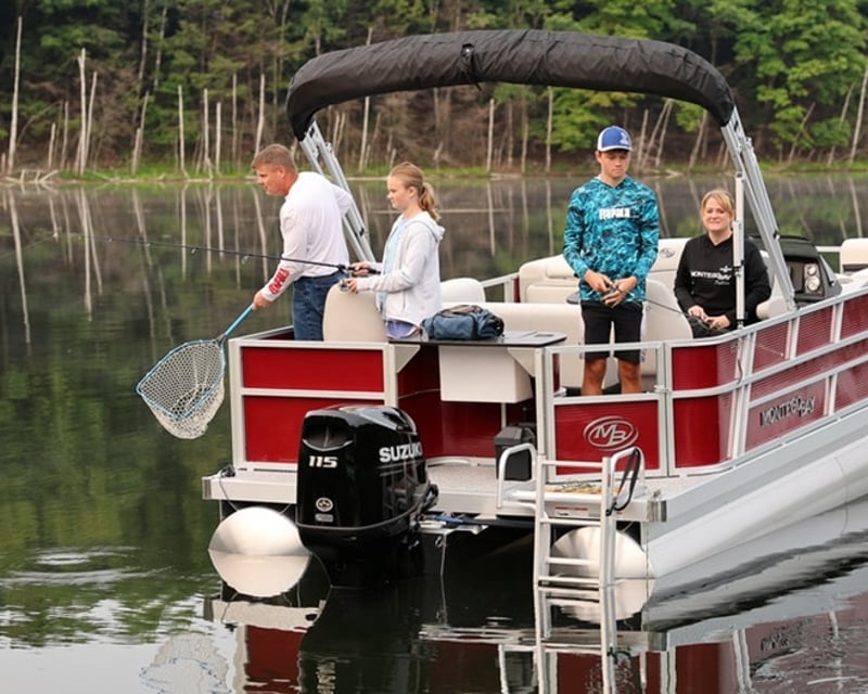 Minocqua 23' Pontoon Rental