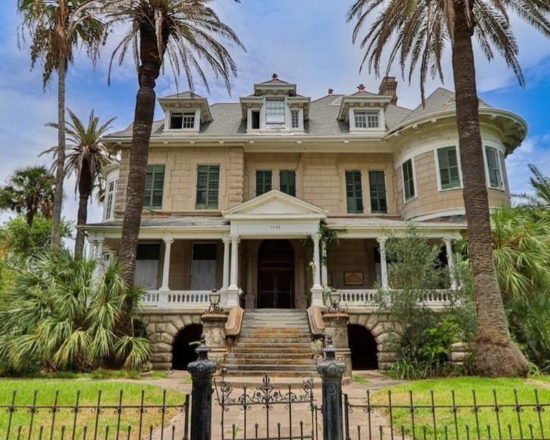 Explore Galveston Historic Homes Architecture Walking Tour