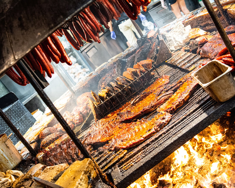 Salt Lick BBQ & Hill Country Winery Tour from Austin