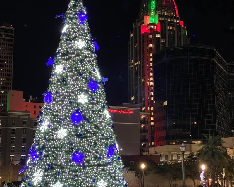 Holiday Lights Food Tour in Downtown Mobile