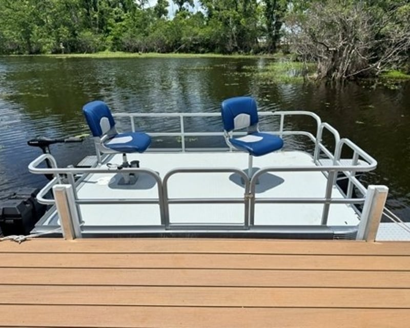 2-Person Electric Fishing Pontoon Rental in West Monroe