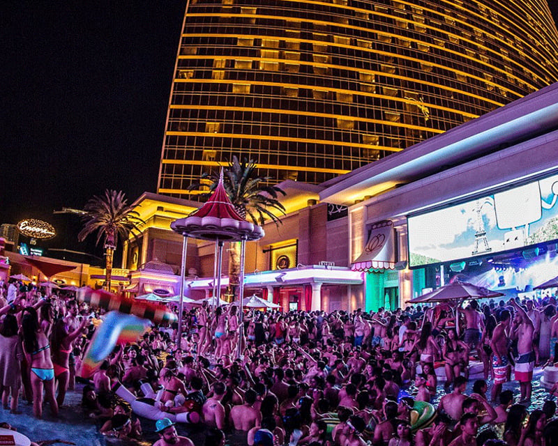 Nightclub & Pool Party Package with Party Bus in Las Vegas